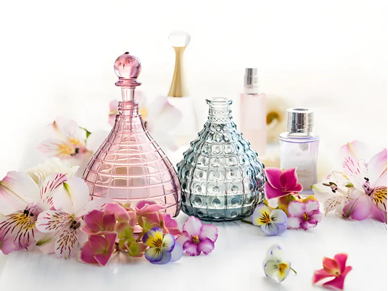 Kan parfum in plastic flessen worden geplaatst?